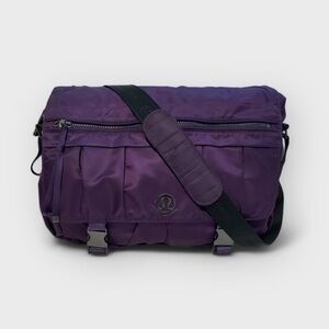 Rare Lululemon Urban Yogini Messenger Bag in Royal Purple